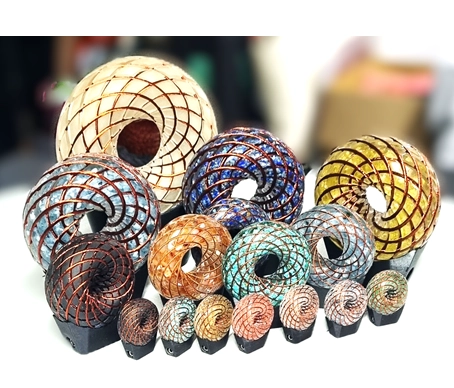 Z-TORUS-10  yüksek kaliteli epoksi reçinesine sarılmış kristallerden üretilmiştir.