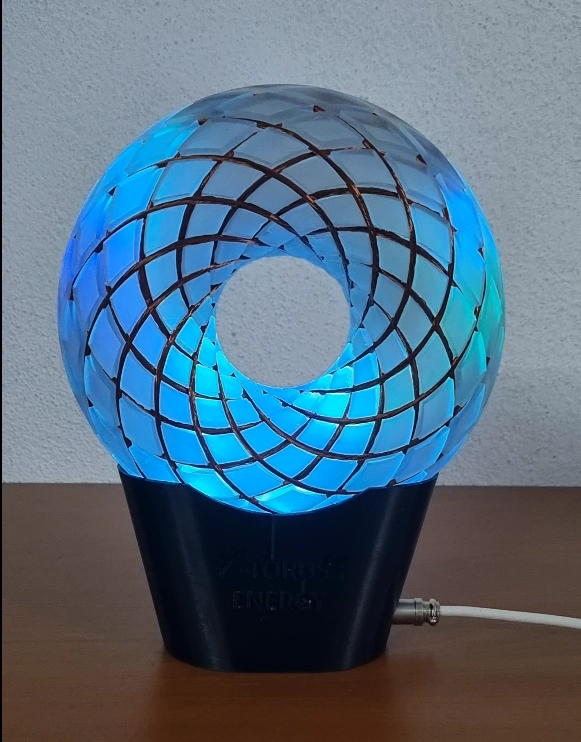 Z-TORUS-20 Güçlü Manyetik alan frekansları ile donatılmıştır. Bu frekanslar, odanızı anında pozitif enerji ile doldurur.