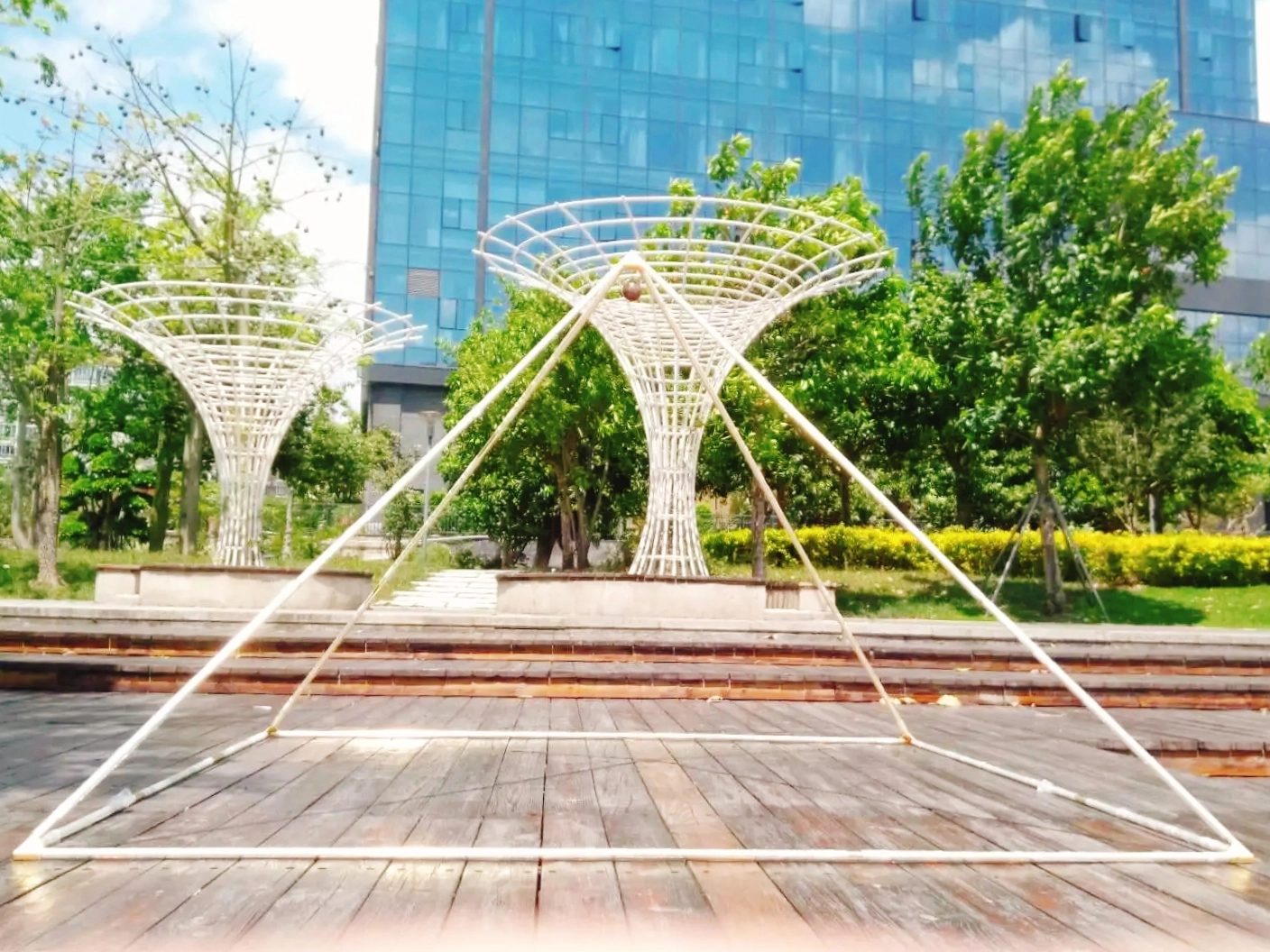 Giza Piramit.  Meditasyon, Gevşeme sakinleşmek, kişisel enerjiyi, çakraları geliştirmek, Bakır piramit ile Meditasyon yapan insanlar, bilinçalt daha derin ve...